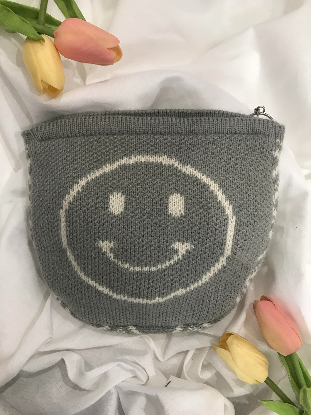 Smiley Clutch in Light Grey