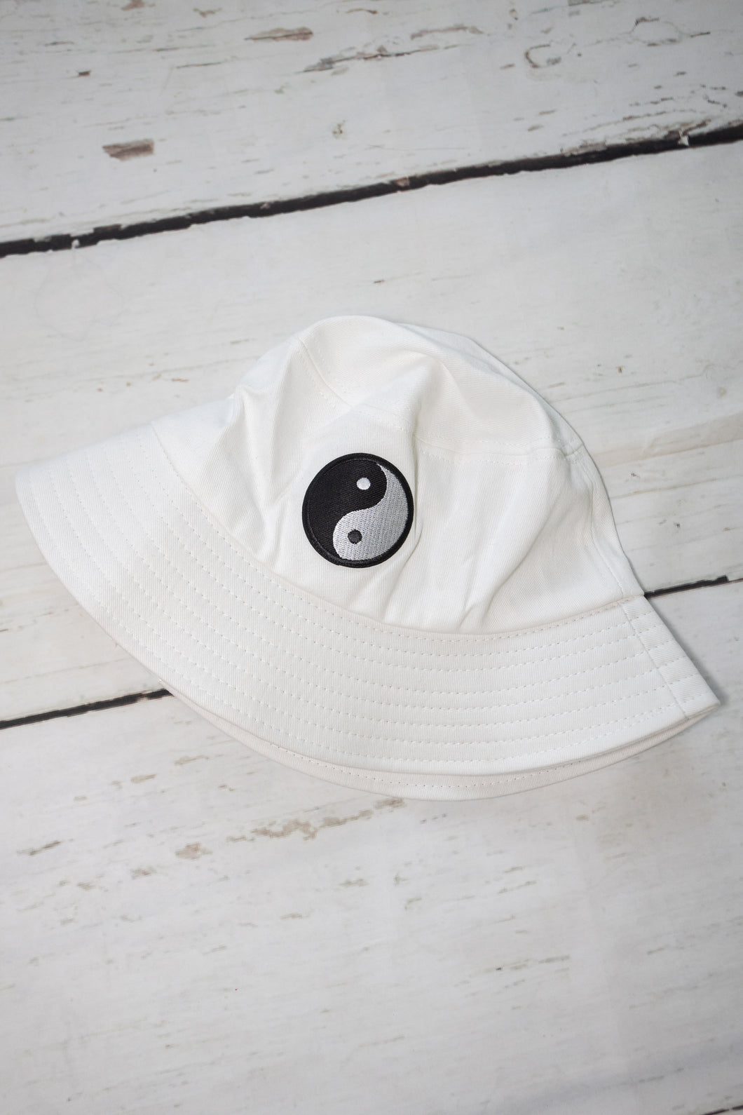 Yin Yang Print Bucket Hat White